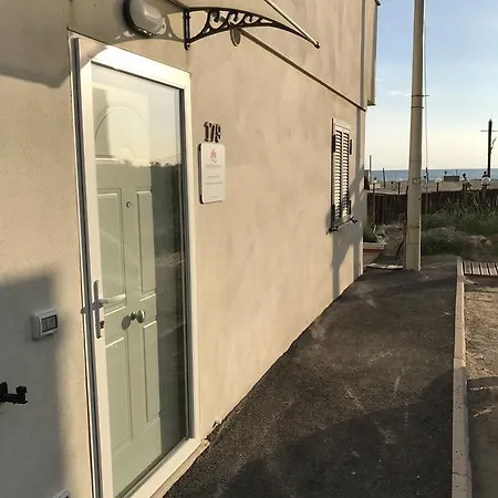 Apple Beach & Sun House פיומיצ'ינו