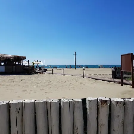 Apple Beach & Sun House * פיומיצ'ינו